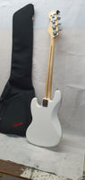 Fender - Player Series Jazz Bass Guitar - Maple Polar White (second Hand)