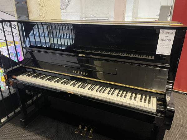 Yamaha - U1H Upright Piano (2591900)