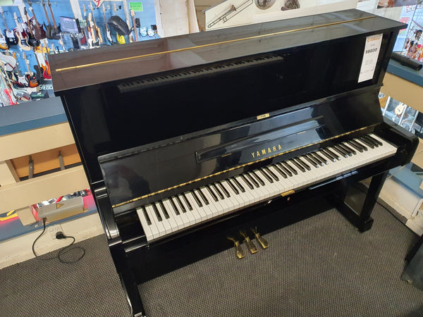 Yamaha - U1M Upright Piano '82 (2)
