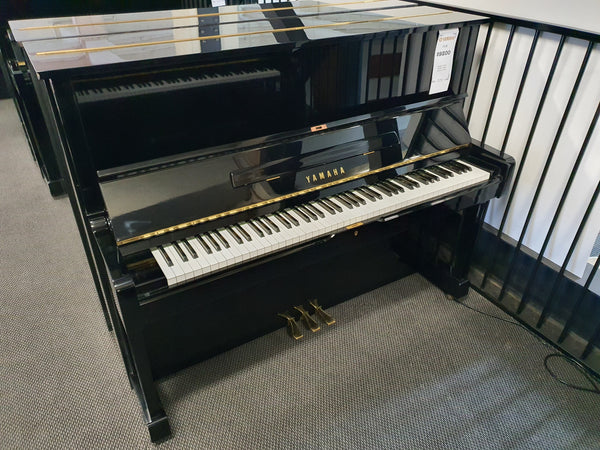 Yamaha - U1M Upright Piano '82