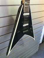 Jackson - JS Series King V - Black with White Bevels