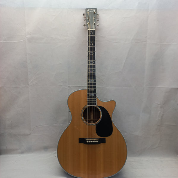 Martin - Acoustic/Electric Guitar - GPC Aura GT Special Edition - Gloss Top - Second Hand